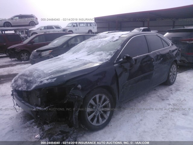 4T1BF1FK8HU443888 - 2017 TOYOTA CAMRY LE/XLE/SE/XSE შავი ფოტო 2
