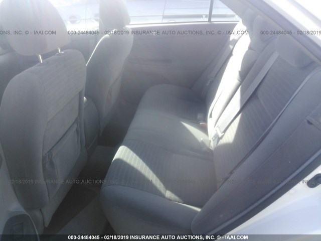 4T1BE32K65U581705 - 2005 TOYOTA CAMRY LE/XLE/SE WHITE photo 8