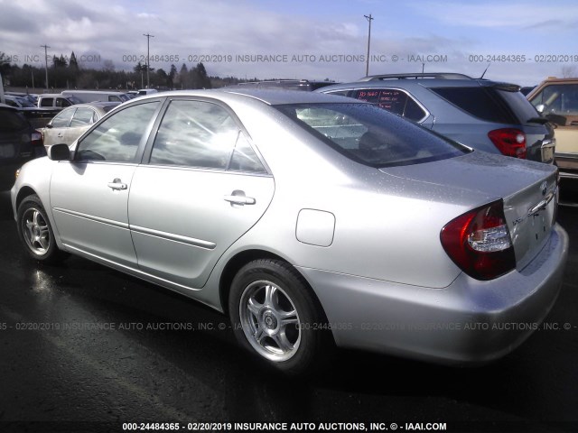 JTDBE32K730175344 - 2003 TOYOTA CAMRY LE/XLE Gümüş foto 3