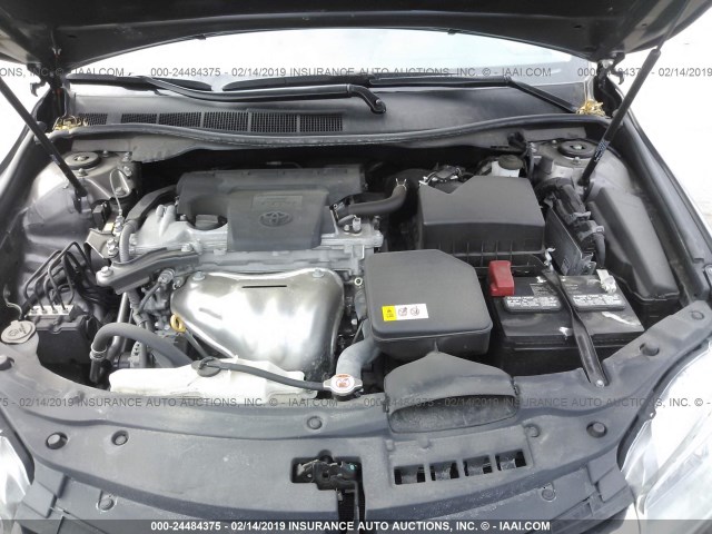 4T1BF1FK6HU412669 - 2017 TOYOTA CAMRY LE/XLE/SE/XSE ნაცრისფერი ფოტო 10