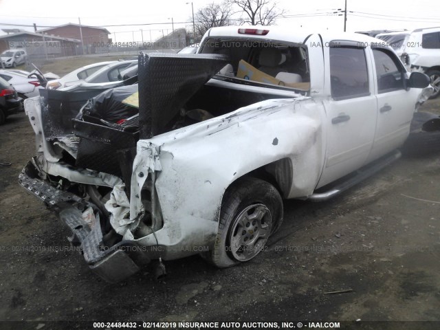 3GCEC13068G247982 - 2008 CHEVROLET SILVERADO C1500 WHITE photo 4