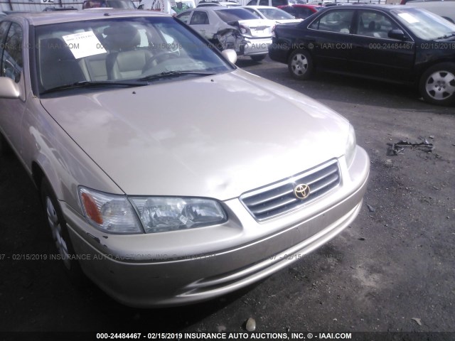 4T1BF22K31U116221 - 2001 TOYOTA CAMRY LE/XLE Алтын фото 6