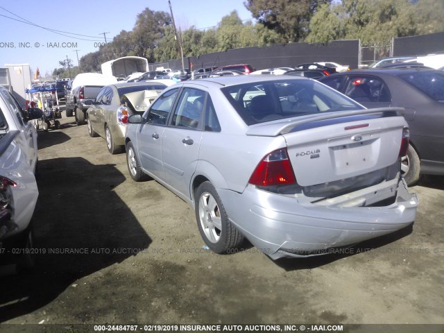 1FAHP34N87W246247 - 2007 FORD FOCUS ZX4/S/SE/SES SILVER photo 3