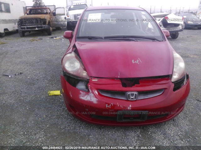 JHMGD38408S022042 - 2008 HONDA FIT RED photo 6