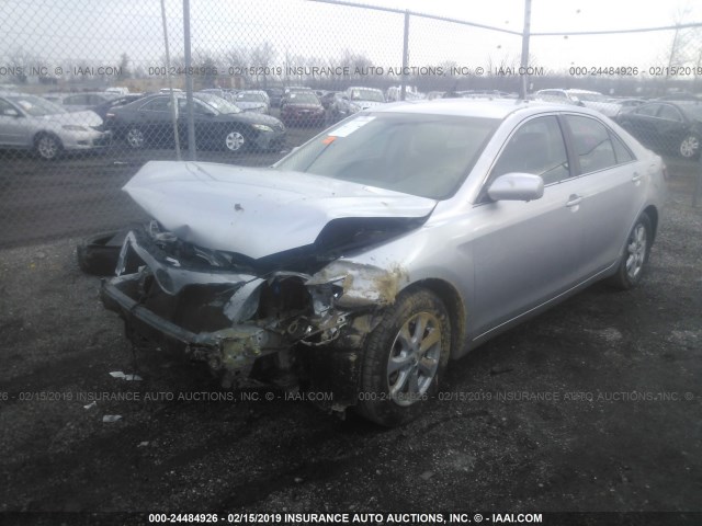 4T1BF3EKXBU192148 - 2011 TOYOTA CAMRY SE/LE/XLE 银色 照片 2