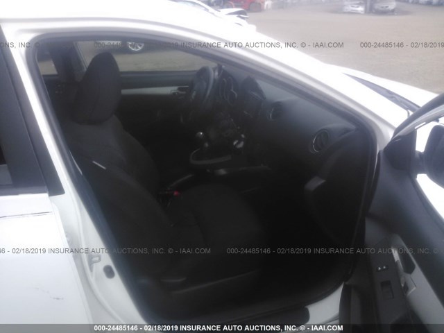 2T1KU40E79C073711 - 2009 TOYOTA COROLLA MATRIX  WHITE photo 5