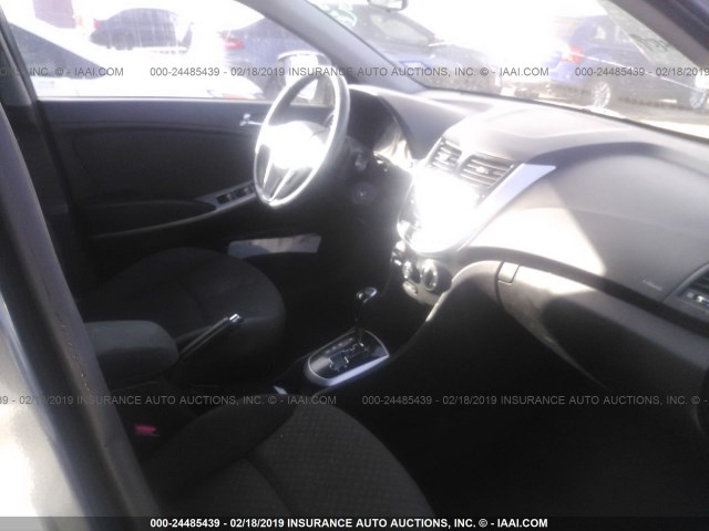 KMHCU5AE2CU013477 - 2012 HYUNDAI ACCENT GLS/GS/SE GRAY photo 5