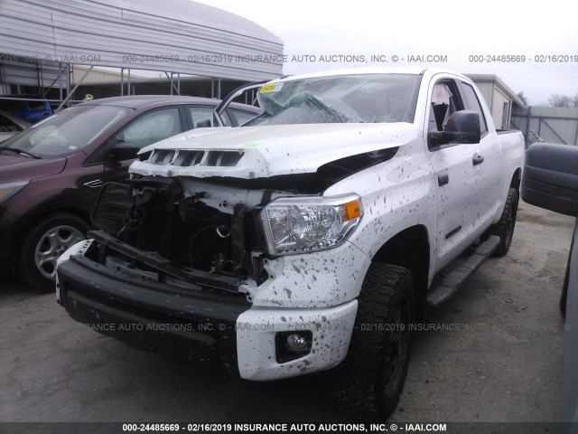 5TFRW5F1XGX195707 - 2016 TOYOTA TUNDRA DOUBLE CAB SR/SR5 WHITE photo 2