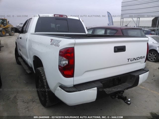 5TFRW5F1XGX195707 - 2016 TOYOTA TUNDRA DOUBLE CAB SR/SR5 WHITE photo 3