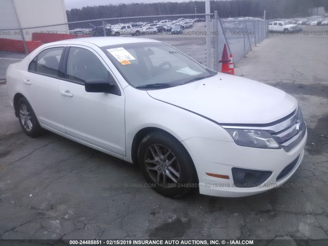 3FAHP0GA5AR423998 - 2010 FORD FUSION S WHITE photo 1