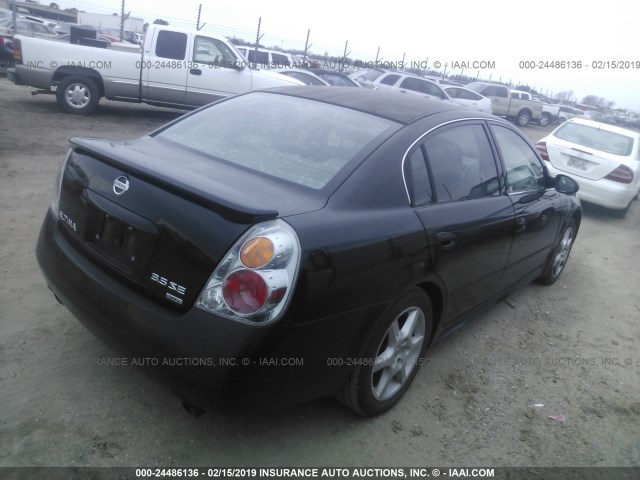 1N4BL11D03C171895 - 2003 NISSAN ALTIMA SE BLACK photo 4