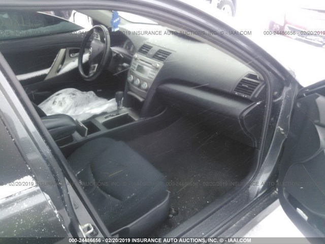 4T1BE46K29U397738 - 2009 TOYOTA CAMRY SE/LE/XLE 灰色 照片 5