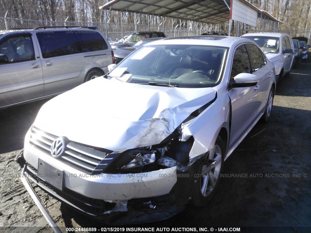 1VWBP7A3XDC095027 - 2013 VOLKSWAGEN PASSAT SE SILVER photo 2