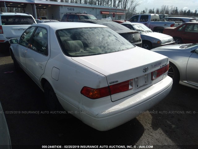 JT2BG22K710584552 - 2001 TOYOTA CAMRY CE/LE/XLE WHITE photo 3