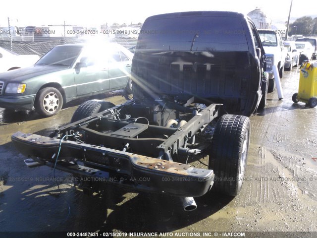 2GCEC19N461313339 - 2006 CHEVROLET SILVERADO C1500 BLACK photo 4