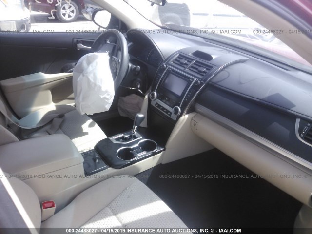 4T4BF1FK8DR319653 - 2013 TOYOTA CAMRY L/SE/LE/XLE 红色 照片 5