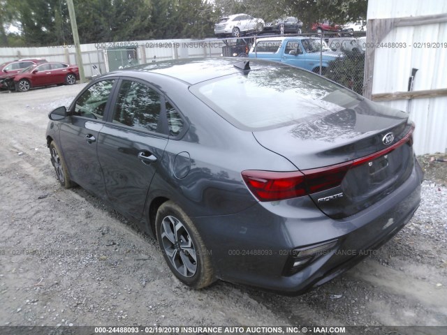 3KPF24AD9KE026832 - 2019 KIA 4 DOOR  GREEN photo 3