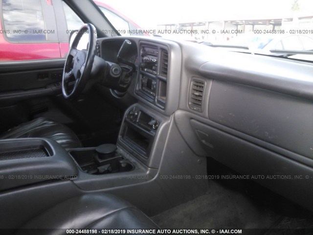 2GTEK13TX41351925 - 2004 GMC NEW SIERRA K1500 银色 照片 5