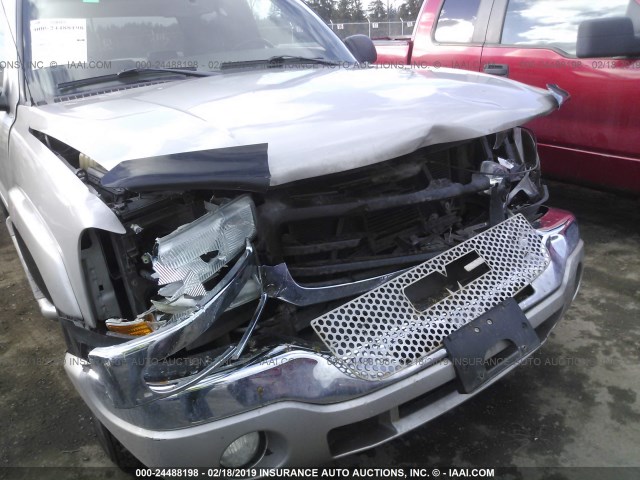 2GTEK13TX41351925 - 2004 GMC NEW SIERRA K1500 银色 照片 6