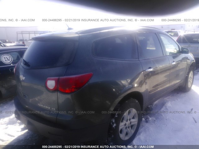 1GNKREED5BJ294345 - 2011 CHEVROLET TRAVERSE LS GRAY photo 4