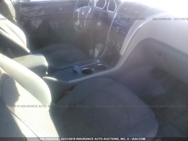 1GNKREED5BJ294345 - 2011 CHEVROLET TRAVERSE LS GRAY photo 5