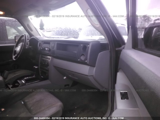 1J8HH48K16C204363 - 2006 JEEP COMMANDER შავი ფოტო 5