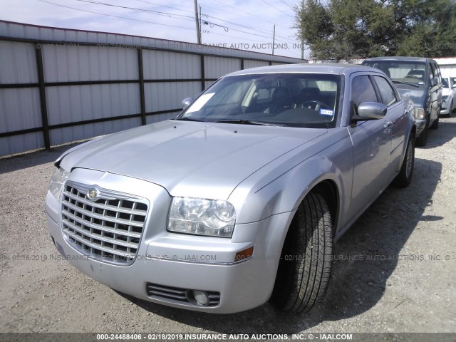 2C3CA5CV5AH307048 - 2010 CHRYSLER 300 TOURING SILVER photo 2