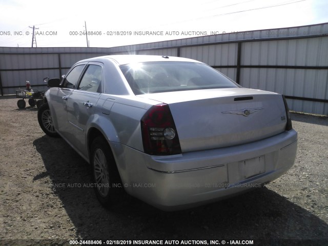 2C3CA5CV5AH307048 - 2010 CHRYSLER 300 TOURING SILVER photo 3