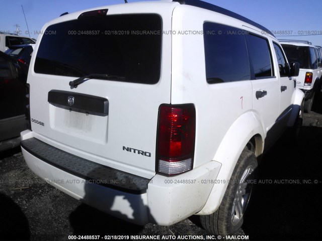 1D4PT2GK7AW108643 - 2010 DODGE NITRO SE WHITE photo 4