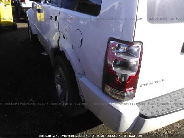 1D4PT2GK7AW108643 - 2010 DODGE NITRO SE WHITE photo 6