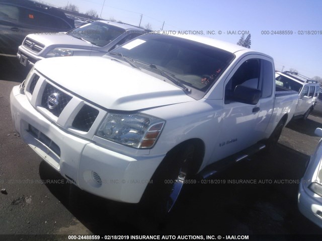 1N6AA06A56N571350 - 2006 NISSAN TITAN XE/SE/LE WHITE photo 2