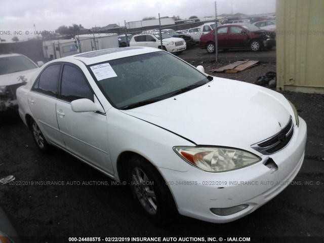JTDBE30K440283506 - 2004 TOYOTA CAMRY LE/XLE WHITE photo 1