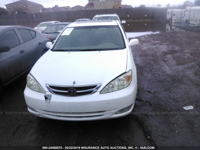 JTDBE30K440283506 - 2004 TOYOTA CAMRY LE/XLE WHITE photo 6