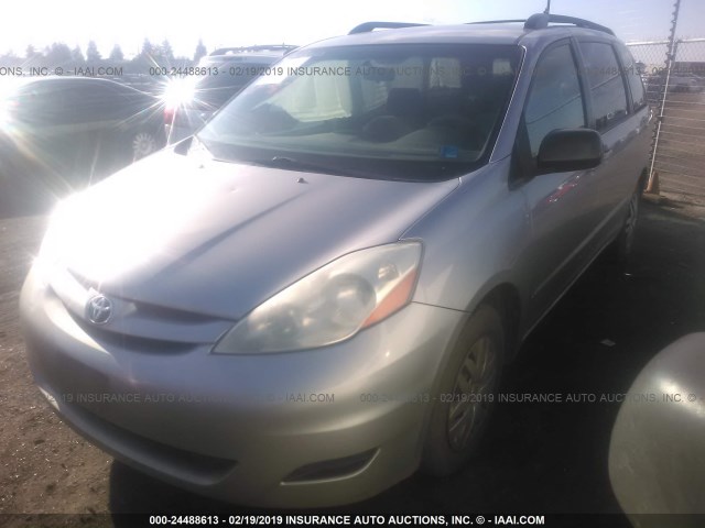 5TDZK23CX7S043352 - 2007 TOYOTA SIENNA CE/LE SILVER photo 2