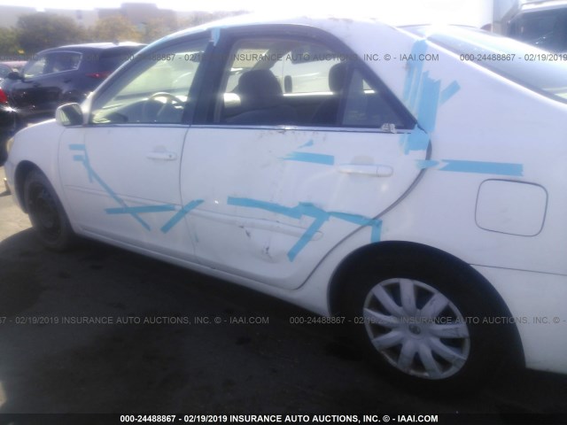 4T1BE32KX5U569055 - 2005 TOYOTA CAMRY LE/XLE/SE WHITE photo 6