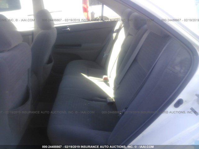 4T1BE32KX5U569055 - 2005 TOYOTA CAMRY LE/XLE/SE WHITE photo 8