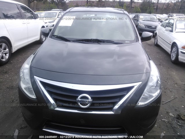 3N1CN7AP7GL832888 - 2016 NISSAN VERSA GRAY photo 6