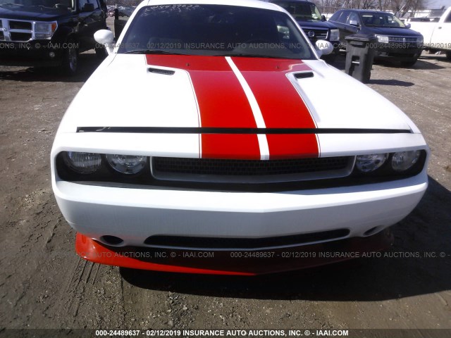 2C3CDYAG6EH101532 - 2014 DODGE CHALLENGER SXT WHITE photo 6