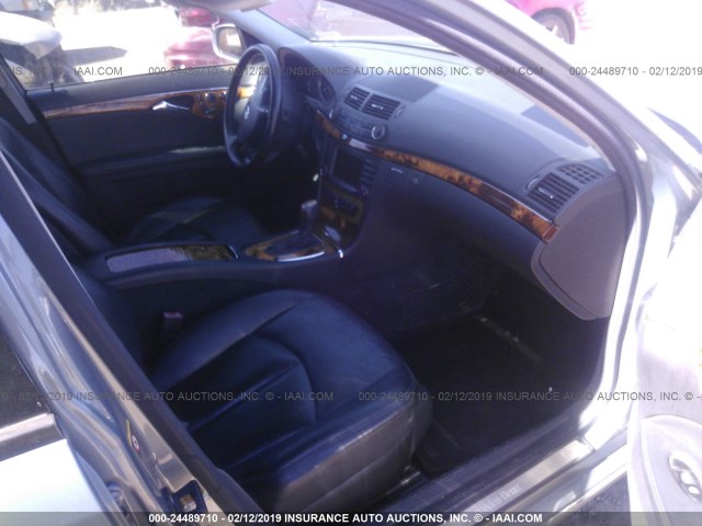 WDBUF56J76A789777 - 2006 MERCEDES-BENZ E 350 BLUE photo 5