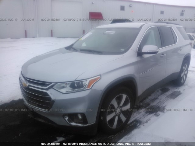 1GNEVHKW0KJ142439 - 2019 CHEVROLET TRAVERSE SILVER photo 2