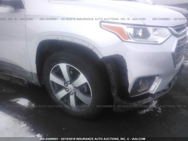 1GNEVHKW0KJ142439 - 2019 CHEVROLET TRAVERSE SILVER photo 6