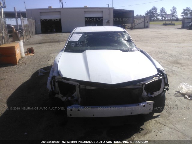 2G1FATED8B9148083 - 2011 CHEVROLET CAMARO LS WHITE photo 6