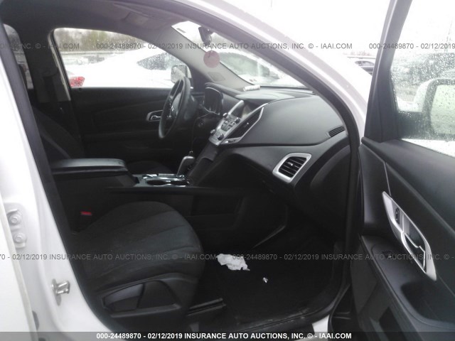 2GKALMEK6D6185136 - 2013 GMC TERRAIN SLE WHITE photo 5