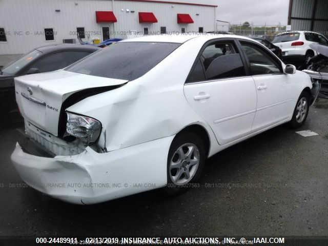 4T1BE32K83U247009 - 2003 TOYOTA CAMRY LE/XLE/SE WHITE photo 4