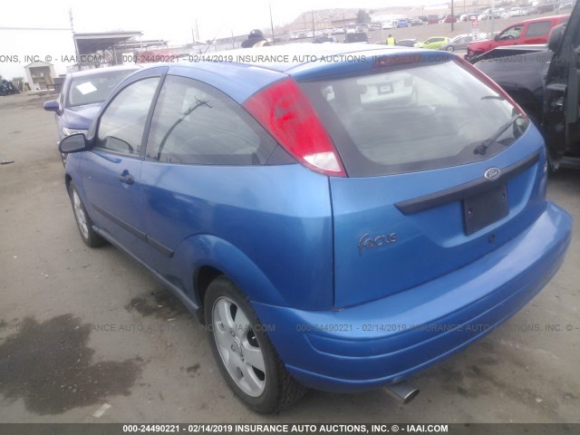 3FAFP31321R110930 - 2001 FORD FOCUS ZX3 BLUE photo 3