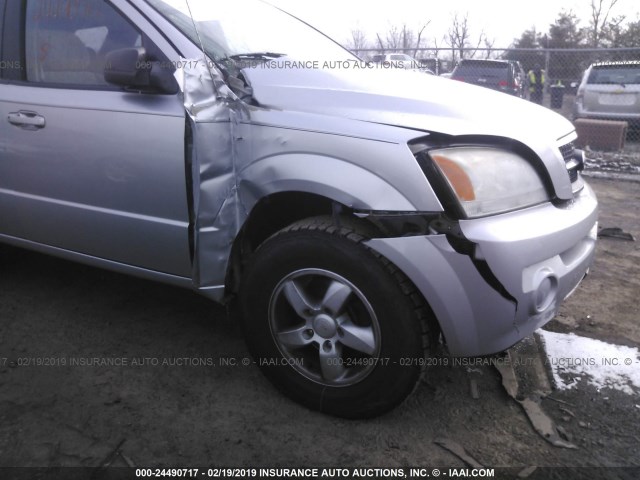 KNDJD733765621870 - 2006 KIA SORENTO EX/LX SILVER photo 6