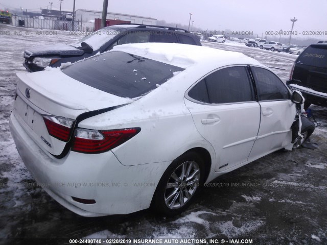 JTHBW1GG8D2027424 - 2013 LEXUS ES 300H WHITE photo 4