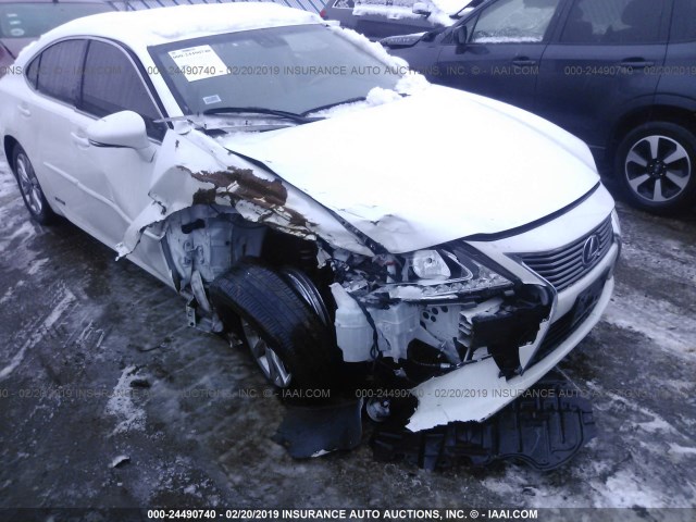 JTHBW1GG8D2027424 - 2013 LEXUS ES 300H WHITE photo 6