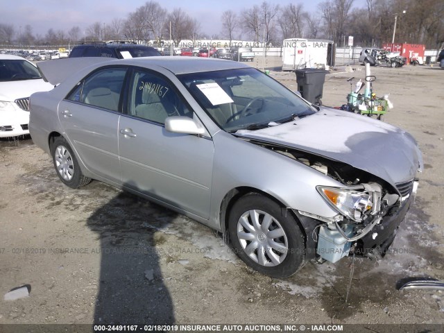 4T1BE32K05U596409 - 2005 TOYOTA CAMRY LE/XLE/SE SILVER photo 1