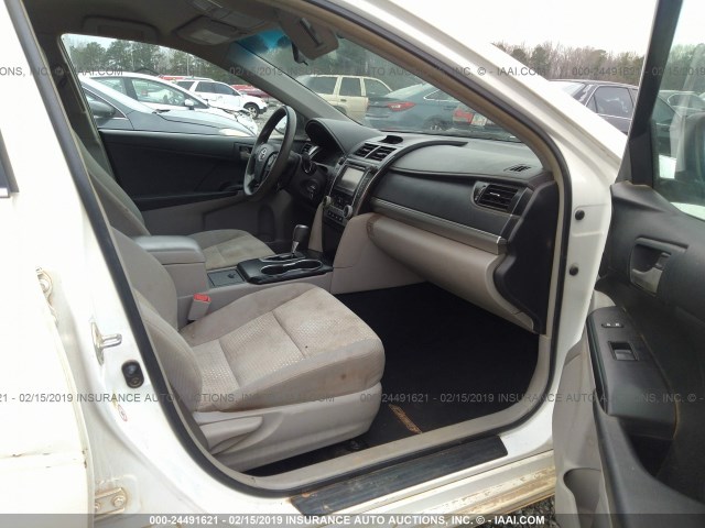 4T1BF1FK9CU538310 - 2012 TOYOTA CAMRY SE/LE/XLE 白色 照片 5